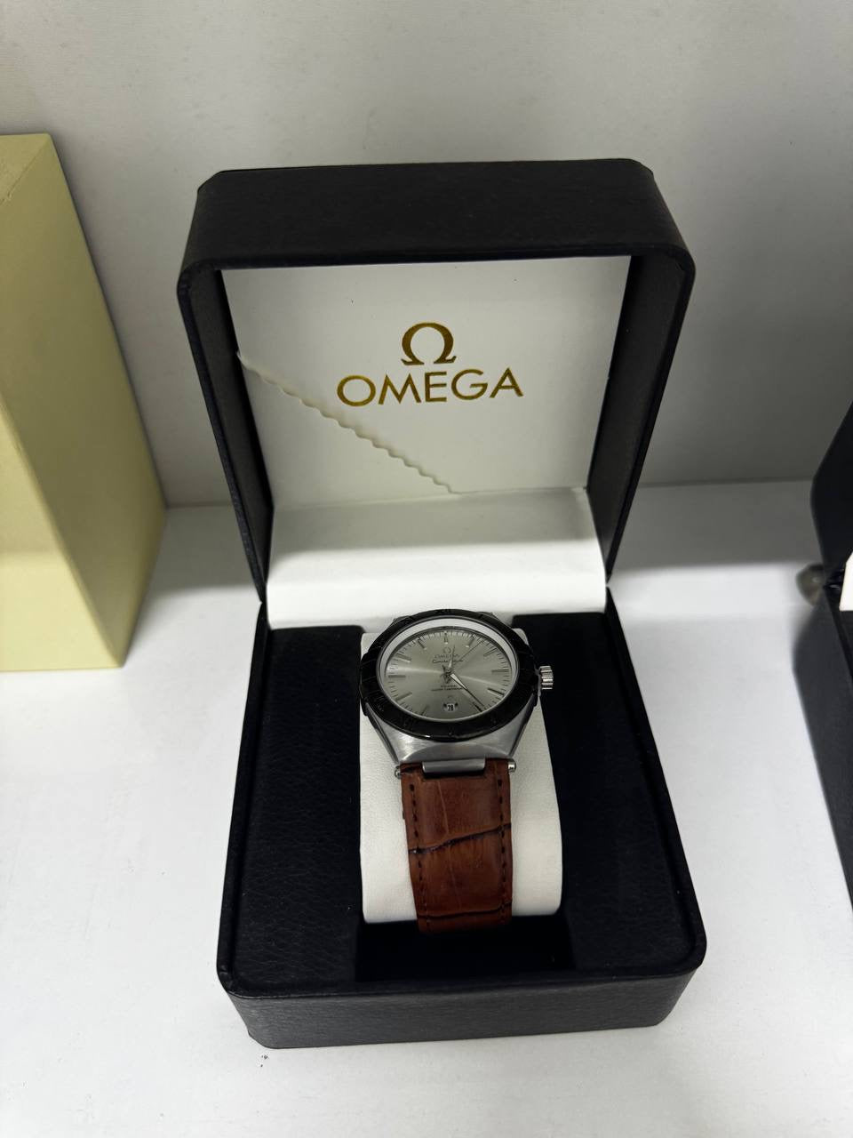 OMEGA - CUIRE BROWN